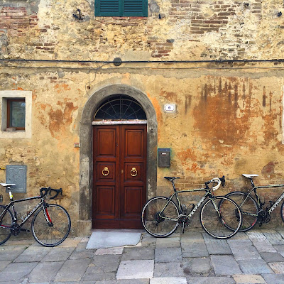 cycling tuscany carbon road bike rental sarteano siena