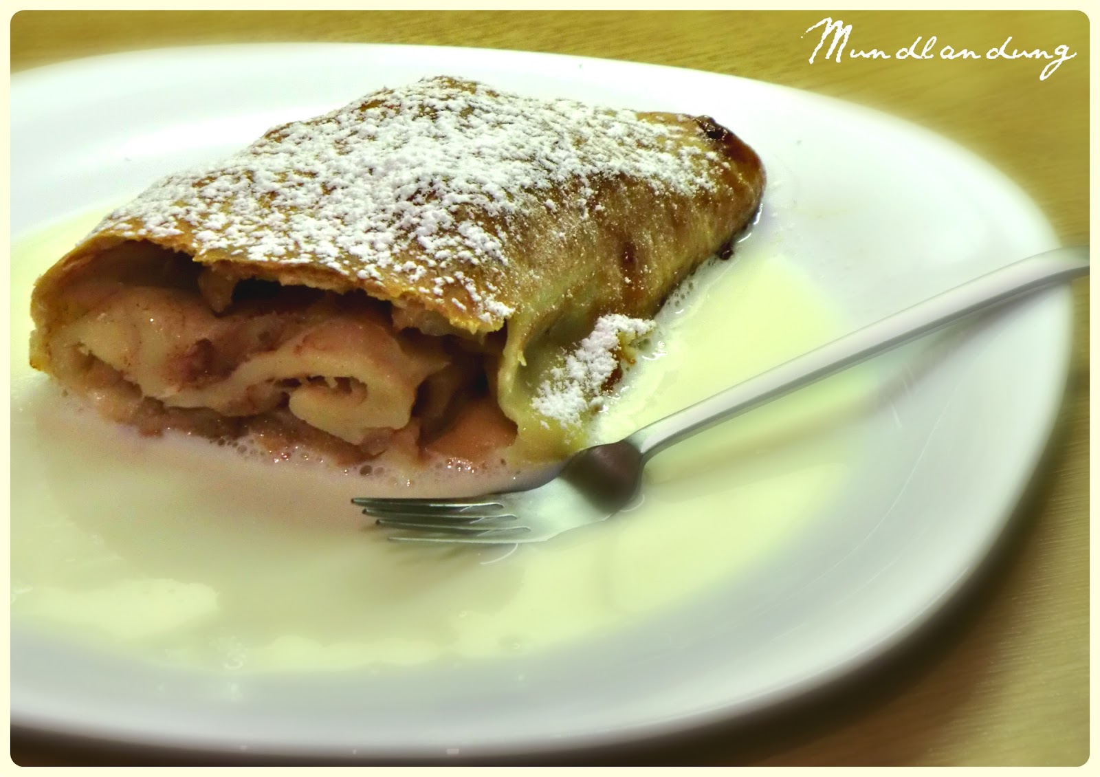 Mundlandung: Omas Apfelstrudel mit Vanillemilch