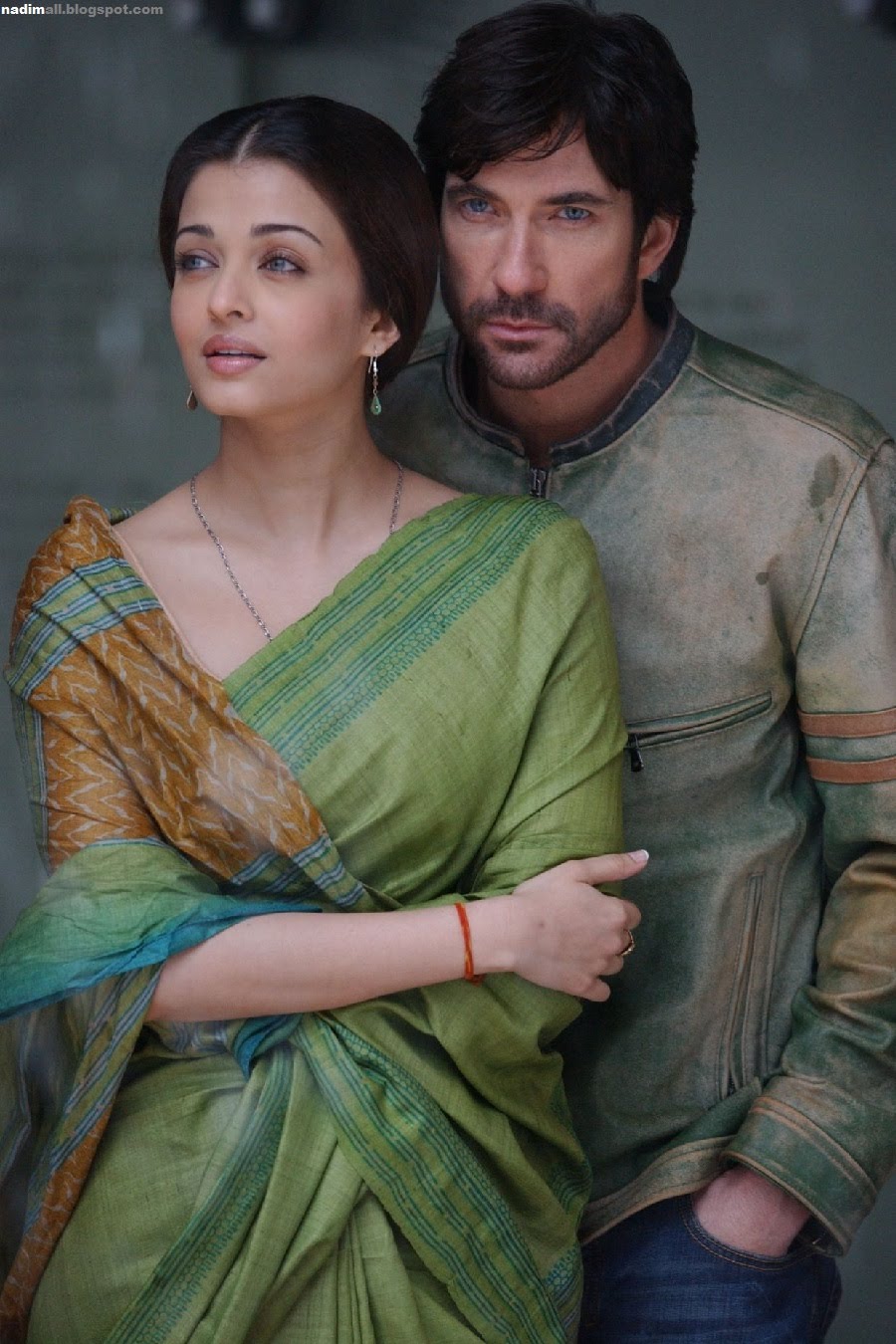 [Image: aishwarya%2B2006-05-05%2Bmistress%2Bof%2...s%2B30.jpg]