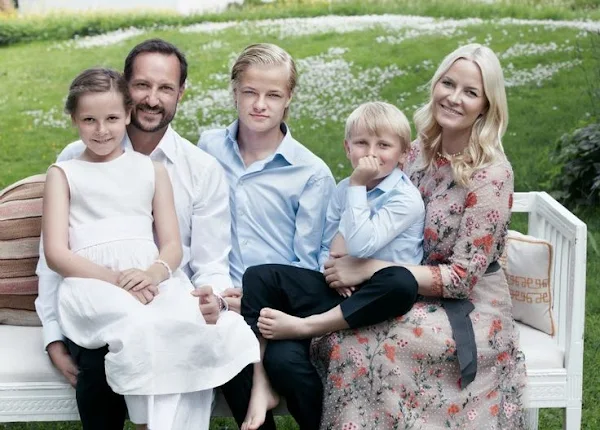 The Norwegian Royal Court has released new photos of Prince Haakon and his family on the occasion of his 40th birthday celebrations.