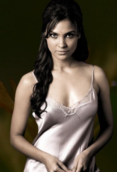 Bollywood Hot Actress Lara Dutta Various Hot Photos