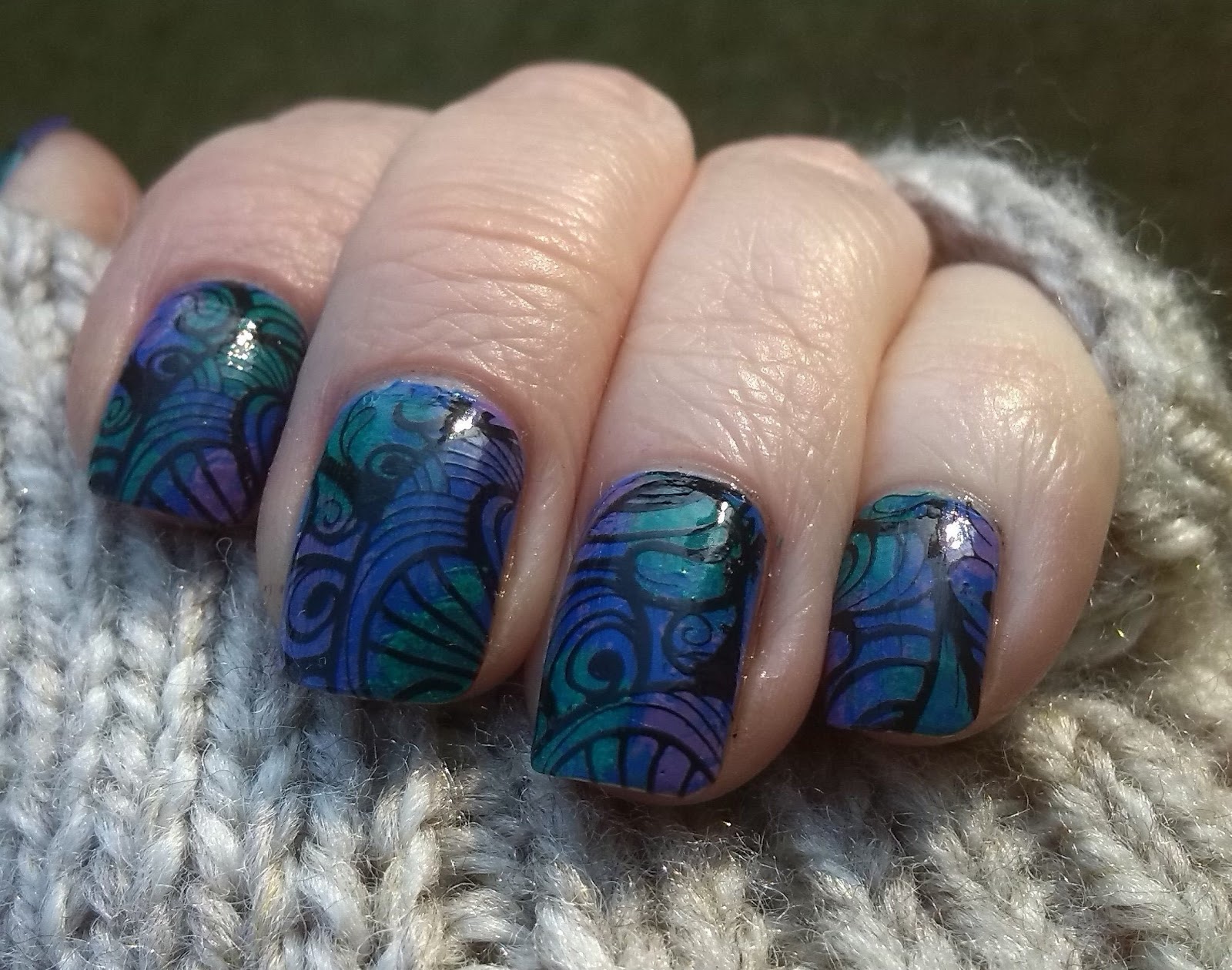 Messy Mansion Leadlight Lacquer A04