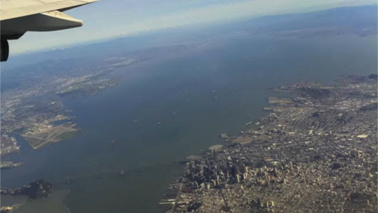 Video : サンフランシスコからパリへ2分間の空の旅