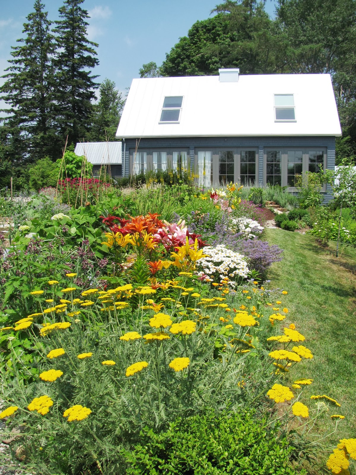 Gardeningbren in Nova Scotia Inspired by the Chester Garden Tour