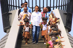 Presiden Joko Widodo Resmikan Monumen Kapsul Waktu di Merauke