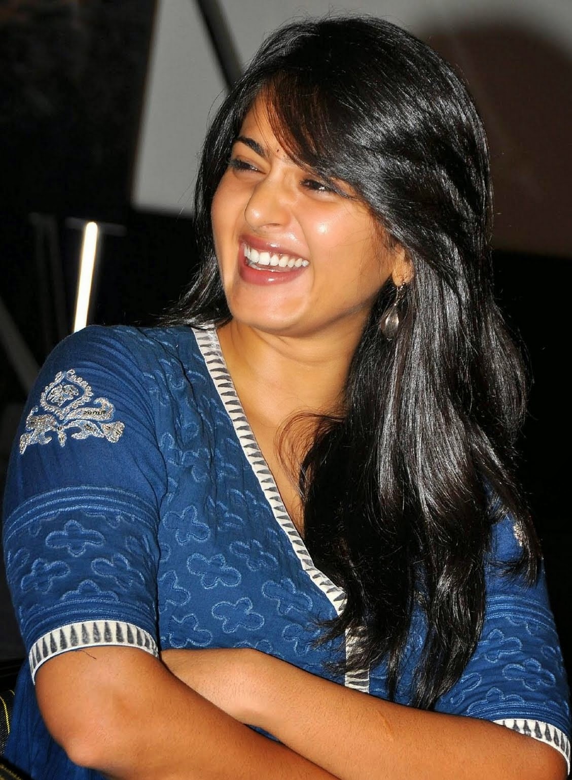 Tollywood Actress Anushka Shetty Hot Smiling Face Photos In Blue Dress
