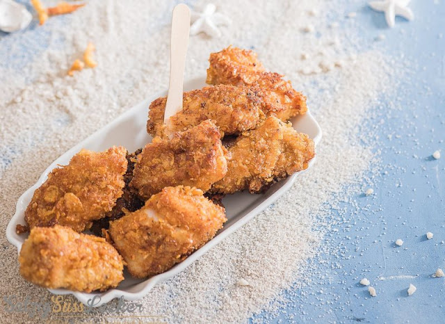 Rezept: Kibbeling mit Joppiesauce für Kinder. In seinem Gastbeitrag auf Küstenkidsunterwegs verrät uns Spitzenkoch und Food-Fotograph Michael, wie man knusprigen holländischen Kibbeling mit Joppiesauce und Kartoffel-Spaghetti zubereitet. Diese Spezialität aus Holland ist das Pendant zu unseren Fischstäbchen und schmeckt Kindern und der ganzen Familie sowie allen Fisch-Liebhabern!