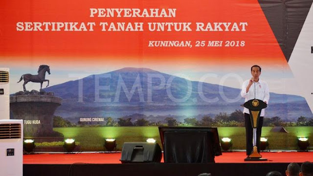 Jokowi Bagikan 7.000 Sertifikat Tanah ke Warga Kuningan