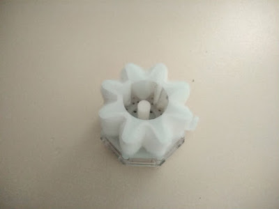 ウールマットを取り付けた改造途中の水作エイトS