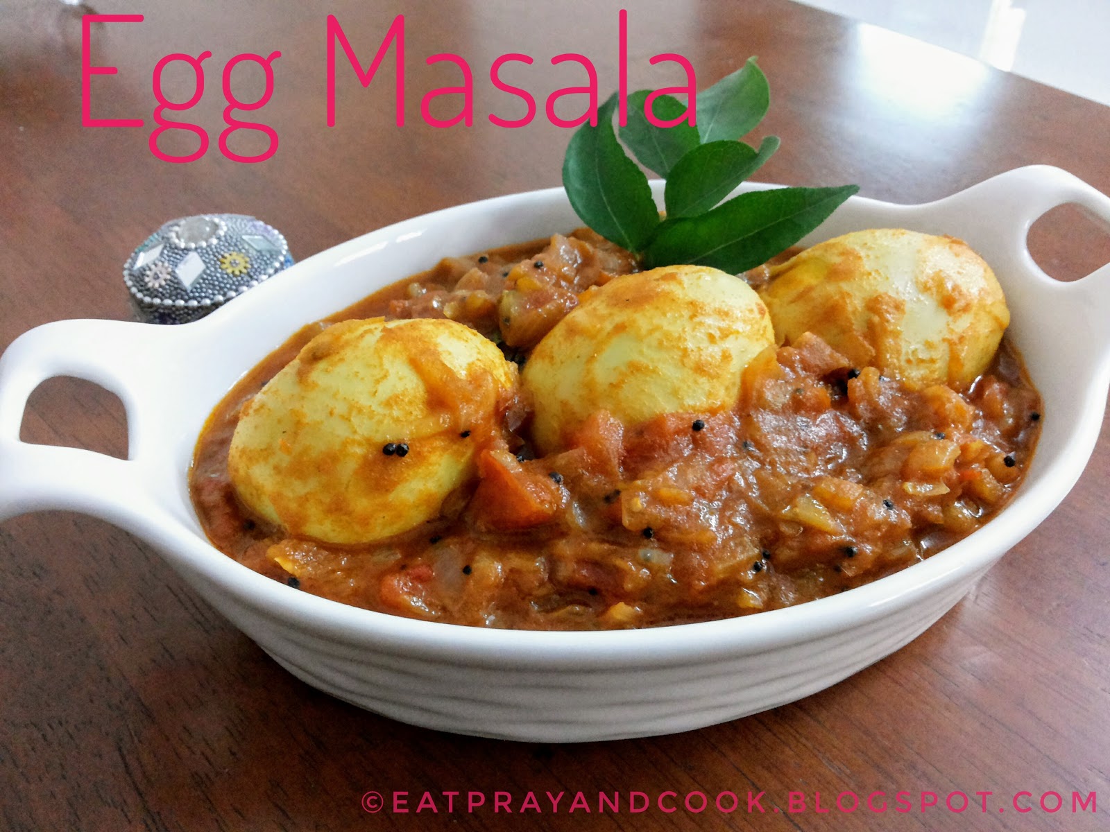 Eat Pray and Cook: Egg Masala - Instant Dinner Delight