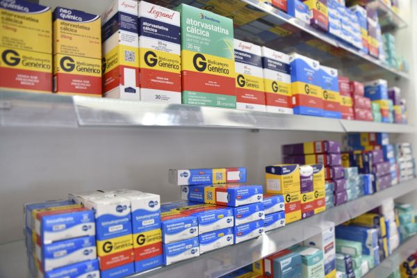 Médico e remédios Médico e remédios