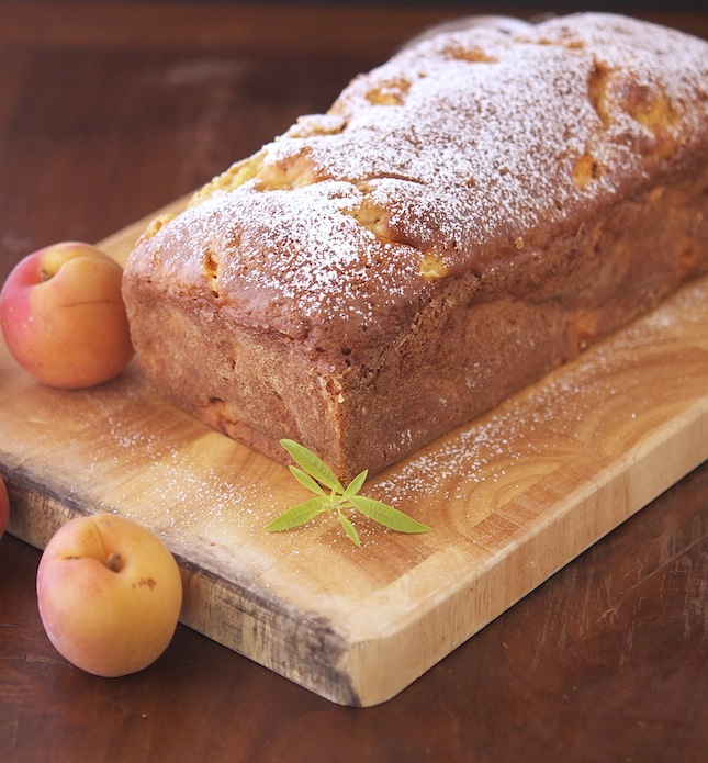 Skinny Apricot Cake