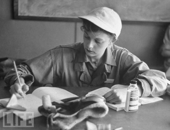 27 Interesting Vintage Photos of Women in World War II ~ Vintage Everyday