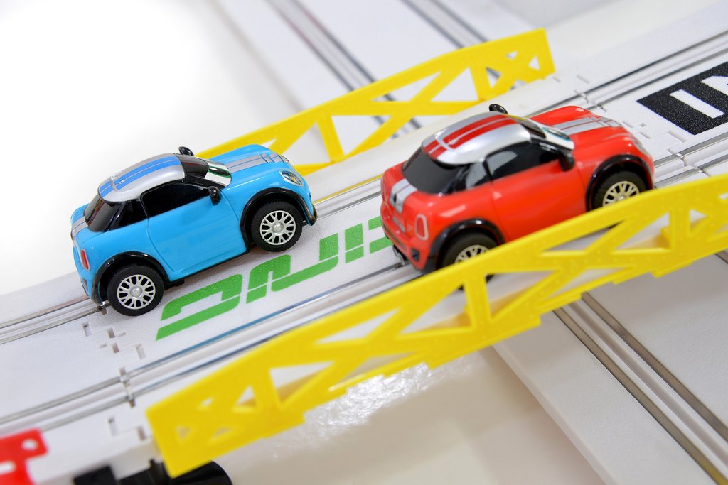 Review Go Mini Night Challenge Raceway The Test Pit Once Set Up Which Required An S Helping Hand It Was A Tad Too Complicated For Our Three And Six Year Old Testers Basically Case Of