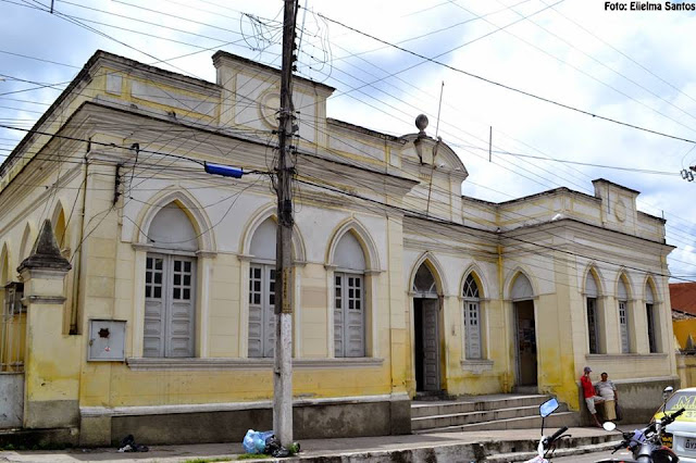 O Prédio foi construído em 1925, funcionou por várias décadas (até 2015) como o Fórum de Justiça de Panelas-PE