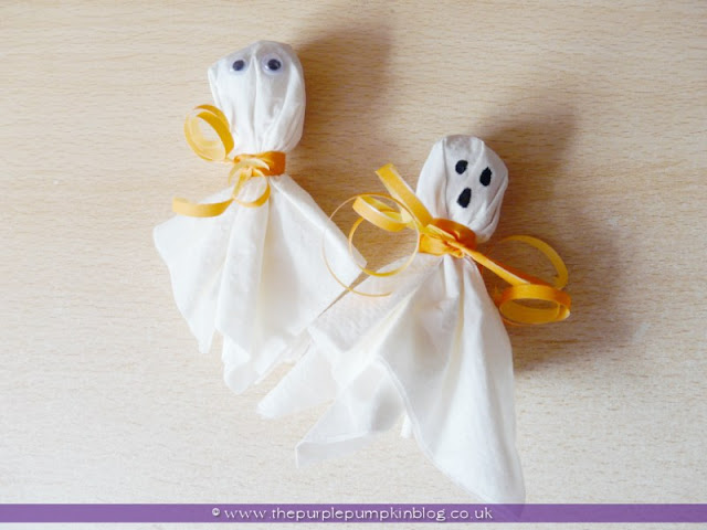 Lollipop Ghosts for Halloween Trick or Treat | The Purple Pumpkin Blog