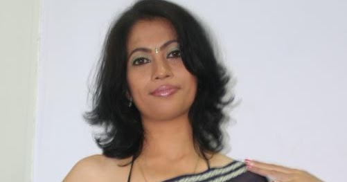 Maniak Wanita Mallu Nri Aunty Stripping Saree Hot