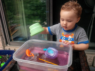 Baby and Me: Multi-Coloured Ice Cube Water Play