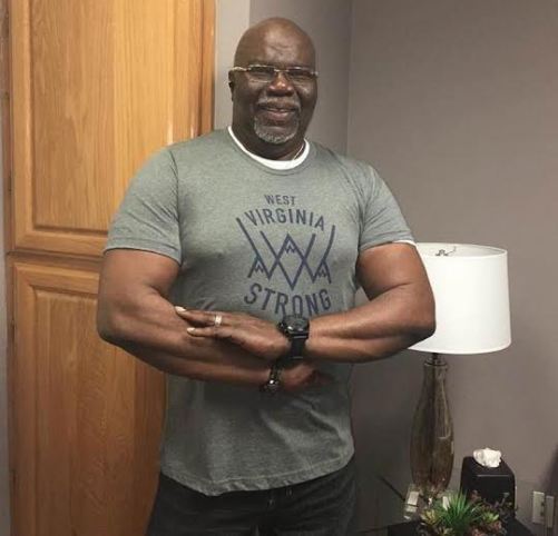 Who knew Bishop T.D Jakes had such a fit body? (Photo)