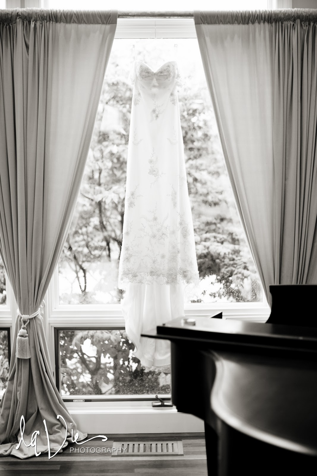 cocoa & fig Minneapolis Mini Dessert Table and 3 Tier Wedding Cake