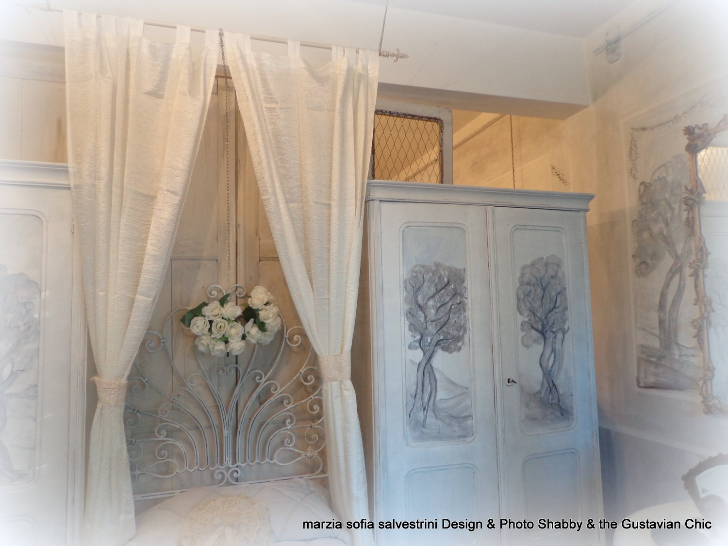 Gustavian chic : come arredare una stanza da letto d' ispirazione ... Letto in ferro a coda di pavone