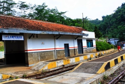si Bungsu selalu lari-lari kalo ada tempat kosong hehehe si Bungsu selalu lari-lari kalo ada tempat kosong hehehe