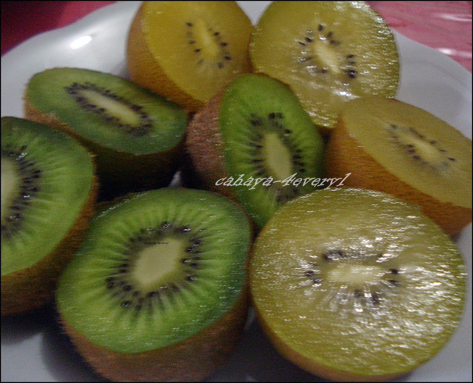 green and golden kiwi sweet kiwi fruit