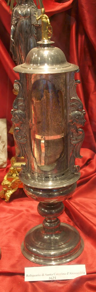  Η θρηνητική κορδέλα της Παναγίας, "λείψανο" του Επιτάφιου Θρήνου http://leipsanothiki.blogspot.be/