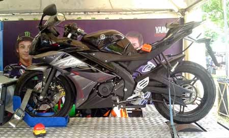 Gambar Yamaha R15 Hitam 2015