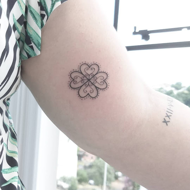 tatuagens femininas de trevo de quatro folhas tatuagens femininas de trevo de quatro folhas