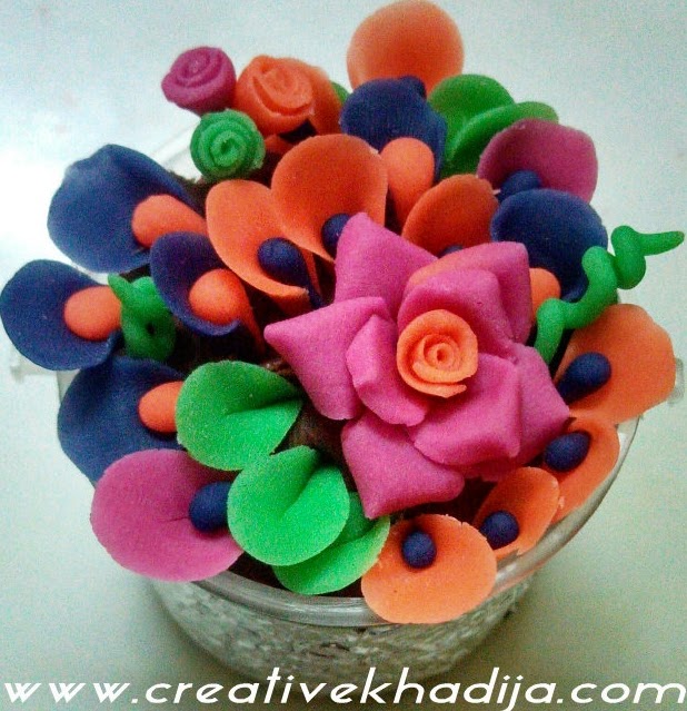 http://creativekhadija.com/2014/03/make-dough-flowers/