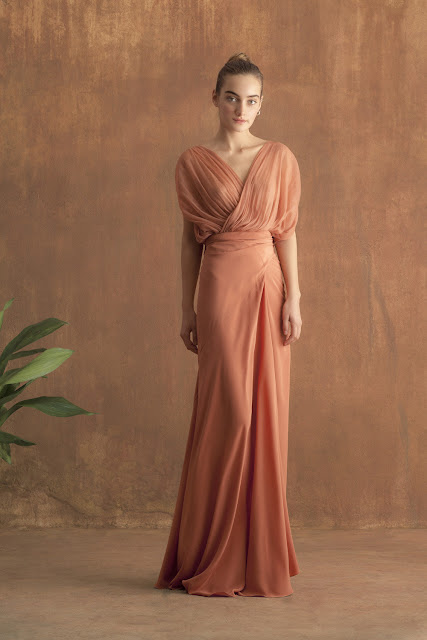 Vestido para invitada de la colección primavera-verano 2016 de Cortana Vestido para invitada de la colección primavera-verano 2016 de Cortana