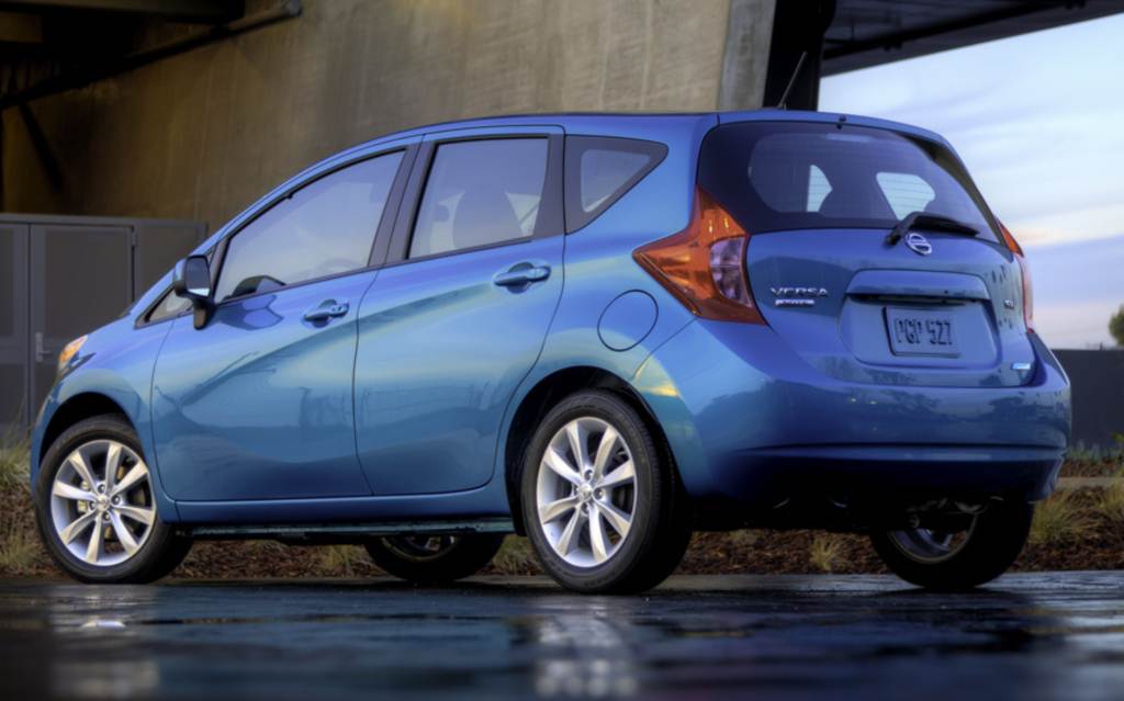 Novo Nissan Versa 2014 Note fotos, preços, consumo e