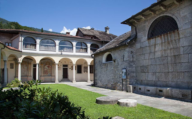 Mergozzo: chiesa di maria Vergine Assunta Mergozzo: chiesa di maria Vergine Assunta