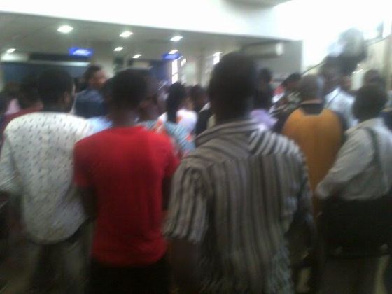 5 Photos: Panicking customers of Skye Bank besiege bank offices to withdraw their money