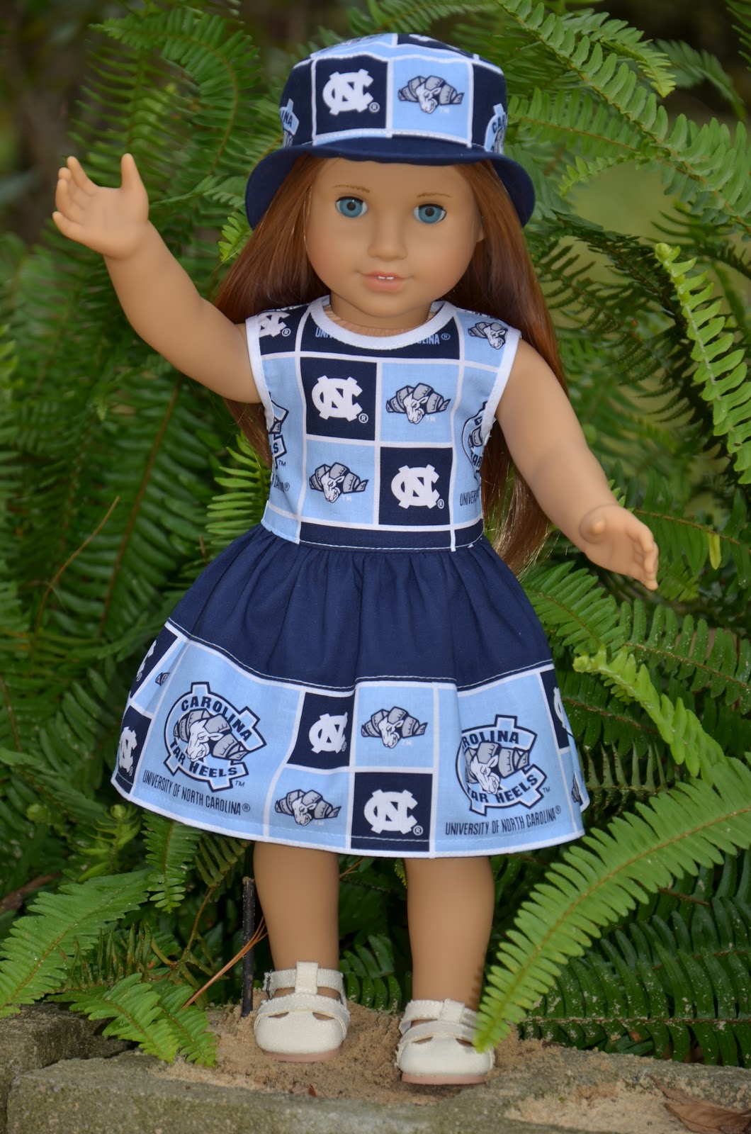 Dolls World College game fan outfits.