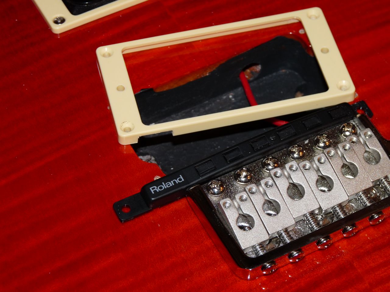 Midi Guitars PRS SE Custom 24 adding an internal Roland pickup kit