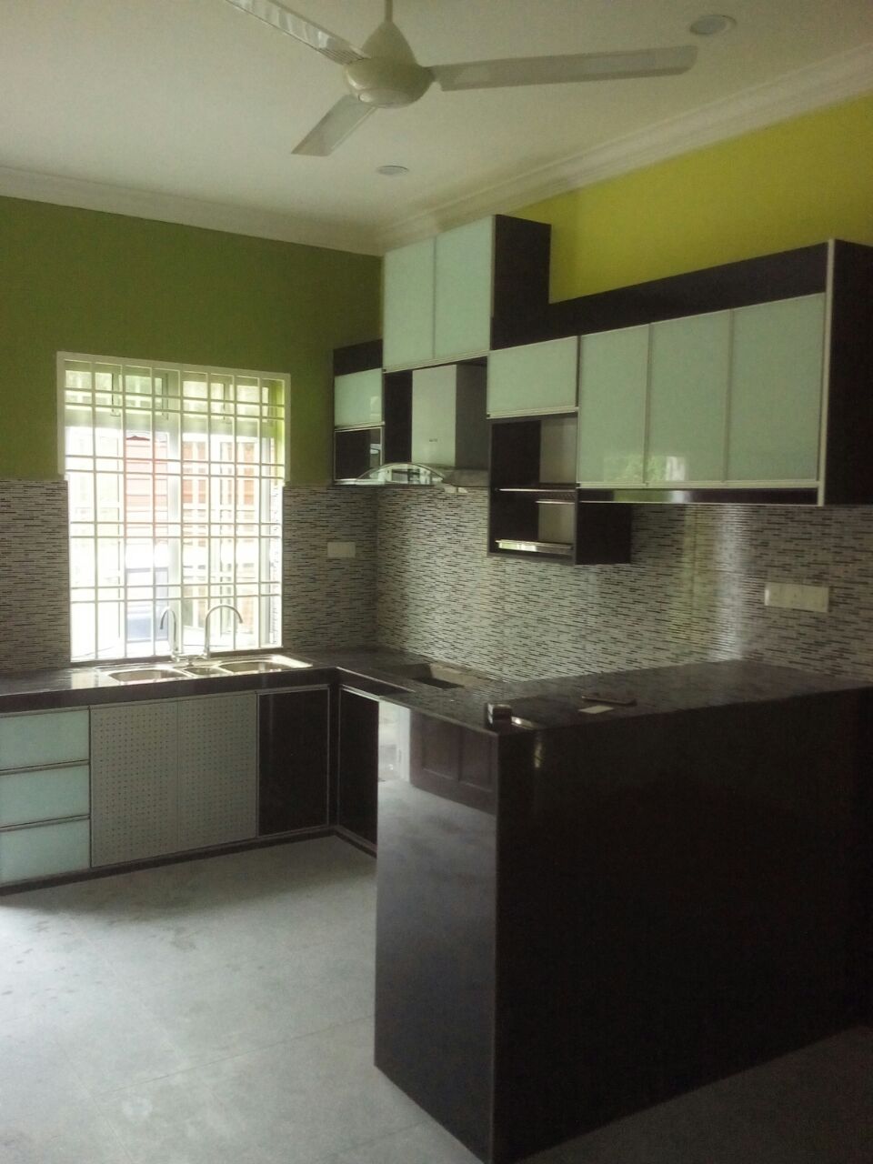 Kabinet Dapur Terus Dari Kilang Fahmi Muar Terdapat Dua Pintu Lubang Angin Agar Dalam Kabinet Bawah Sinki Tu Tidak Lah Berbau Hapak