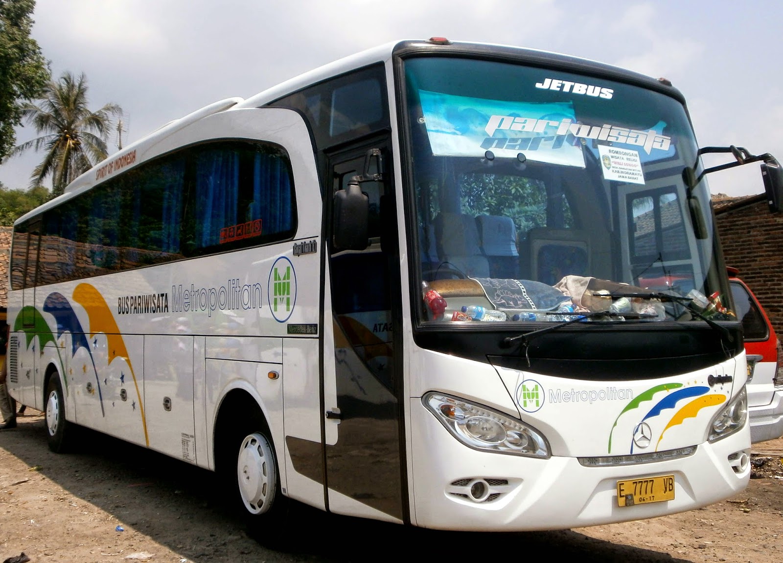 Bus Pariwisata Metropolitan ~ Azzam Tour & Travel