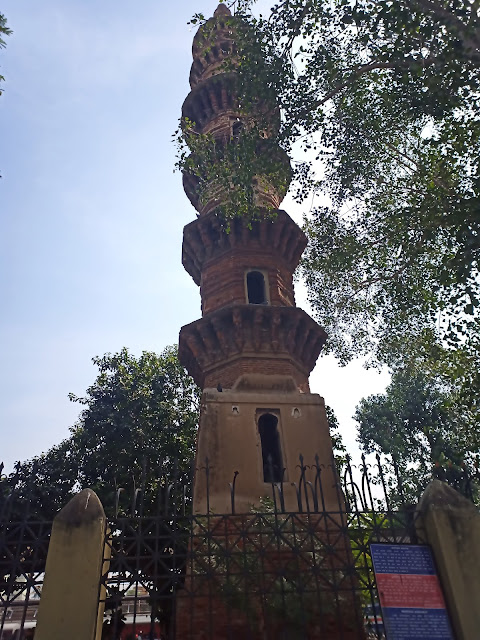 One of the Shaking Minarets of the now destroyed Sidi Bashir Masjid in Ahmedabad