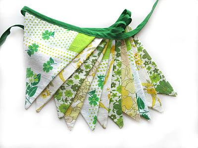 merry-go-round-handmade-vintage-retro-upcycled-ooak-flag-bunting-newly