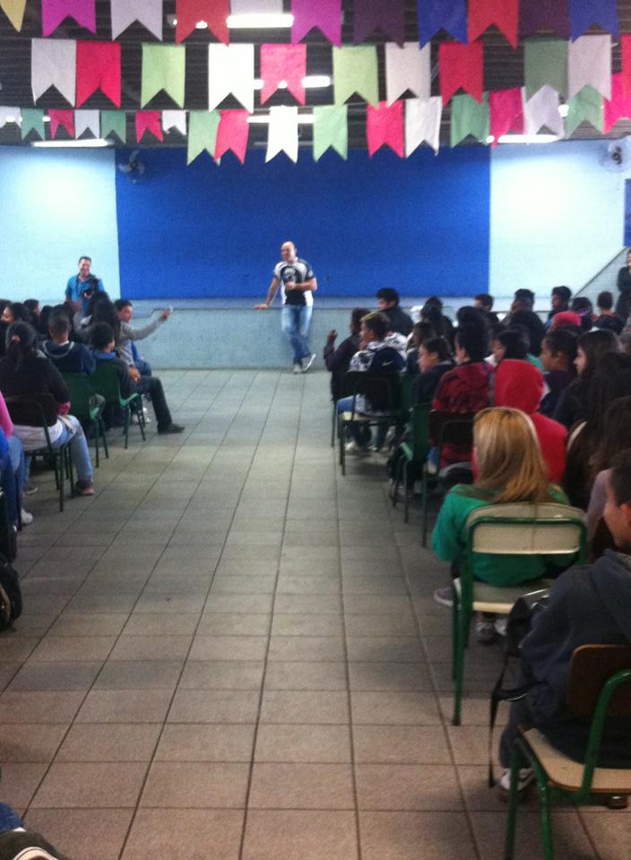 EMEF DONA ANGELINA MAFFEI VITA Palestra do lutador Wanderlei Silva (especialista em Muay Thai EMEF DONA ANGELINA MAFFEI VITA Palestra do lutador Wanderlei Silva (especialista em Muay Thai