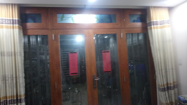 Cửa đi 4 cánh giả gỗ lắp tại Gò Vấp Cửa đi 4 cánh giả gỗ lắp tại Gò Vấp