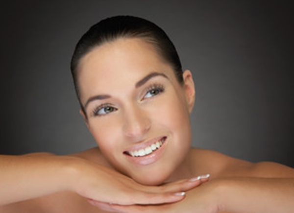 Kosmetische Behandlungen mit Hyaluron und Botox
