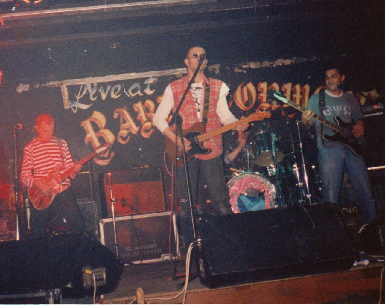 There's Something Hard in There The Tulips rockin' at Barnstormers in