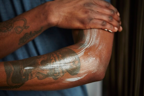 Crema profade eliminar tatuajes