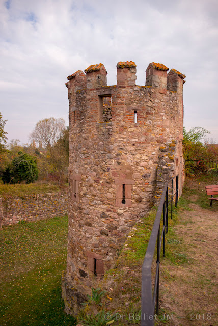 Fortifications de Bergheim (Alsace). Tour des sorcières.