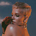 Os dias de "Closer" acabaram! Halsey alcança o top 10 da parada americana com "Bad At Love"