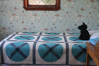 Wagon Wheel Quilt by Wooden Spoon Quilts