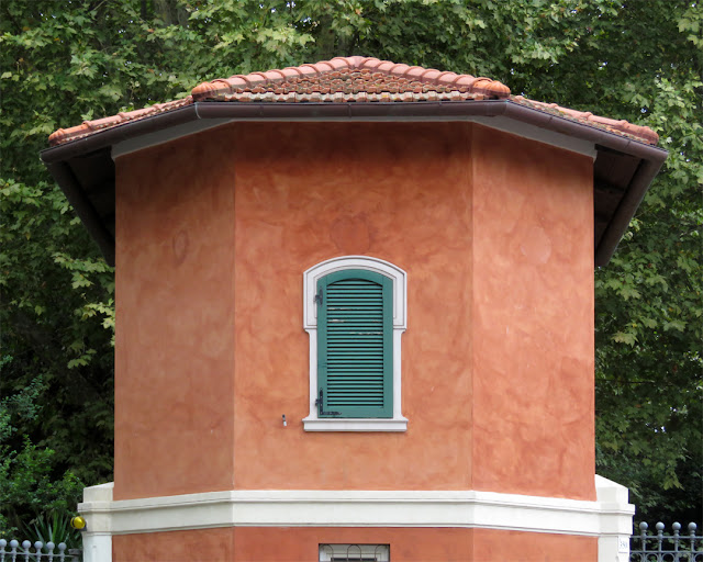 One of the turrets at the entrance of the park of Villa Regina, Borgo dei Cappuccini, Livorno